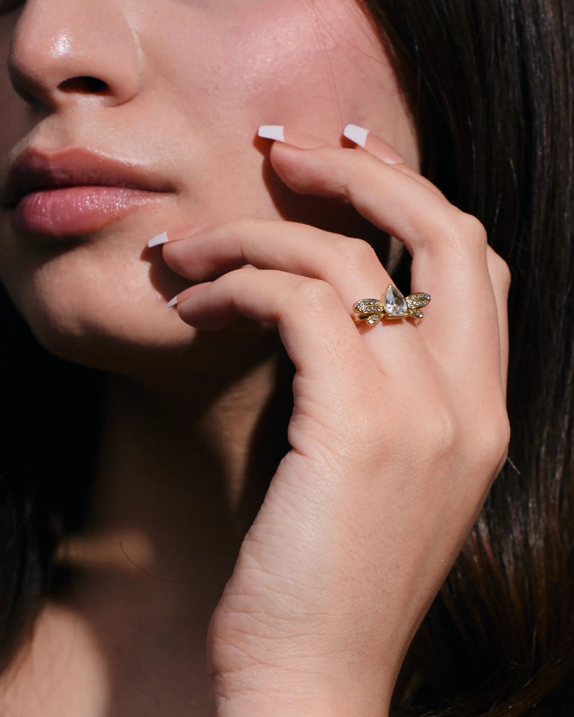 Lueur White Ring On Hand Minimal Luxury Jewelry Daily Wear
