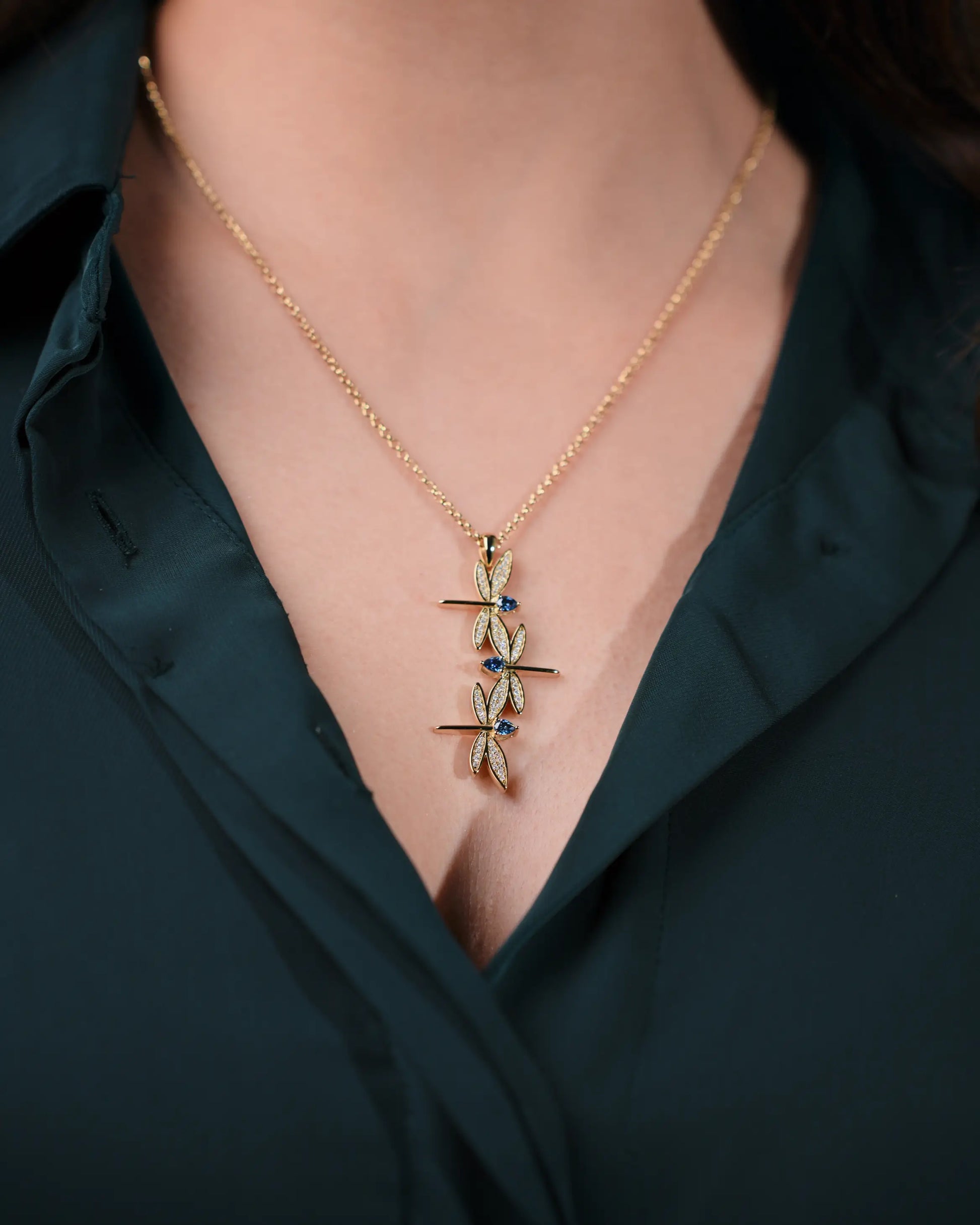 The Twin Necklace 925 Silver Gold Plated Moissanite Luxury Jewelry For Women Close Up
