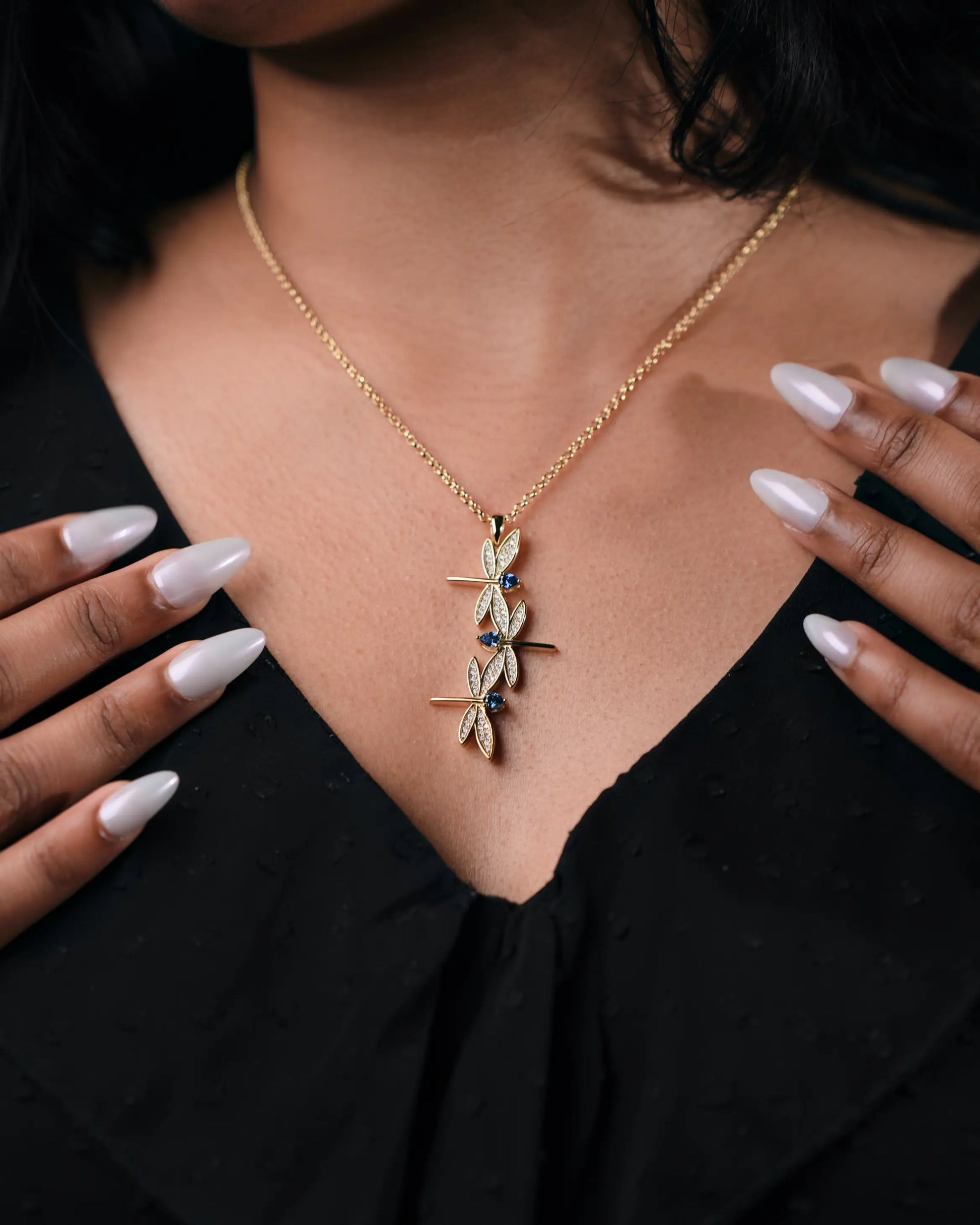 The Twin Pendant Detail Symbolic Jewelry For Women Representing Unity And Strength
